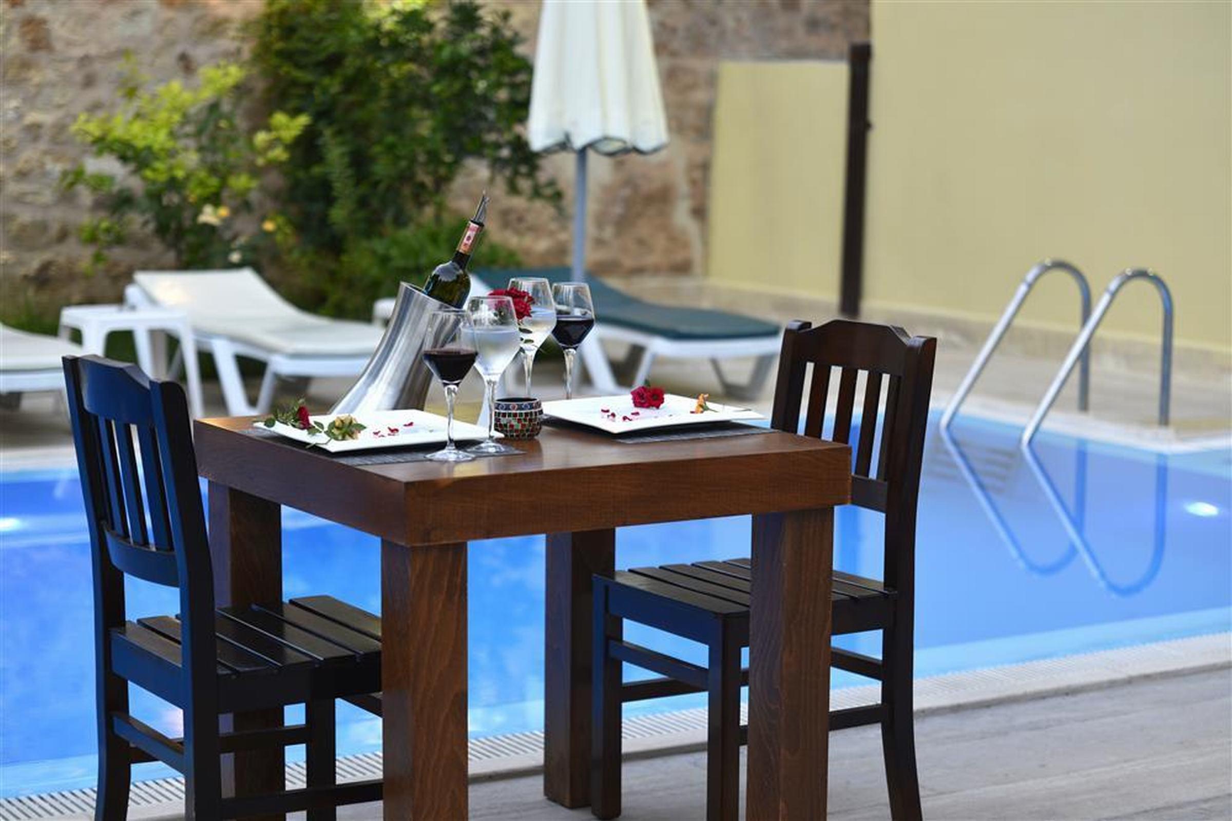 Hadrian Gate Otel