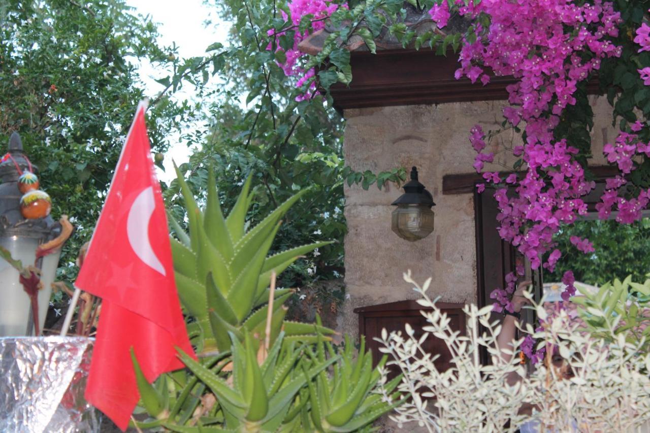Hadrian Gate Otel